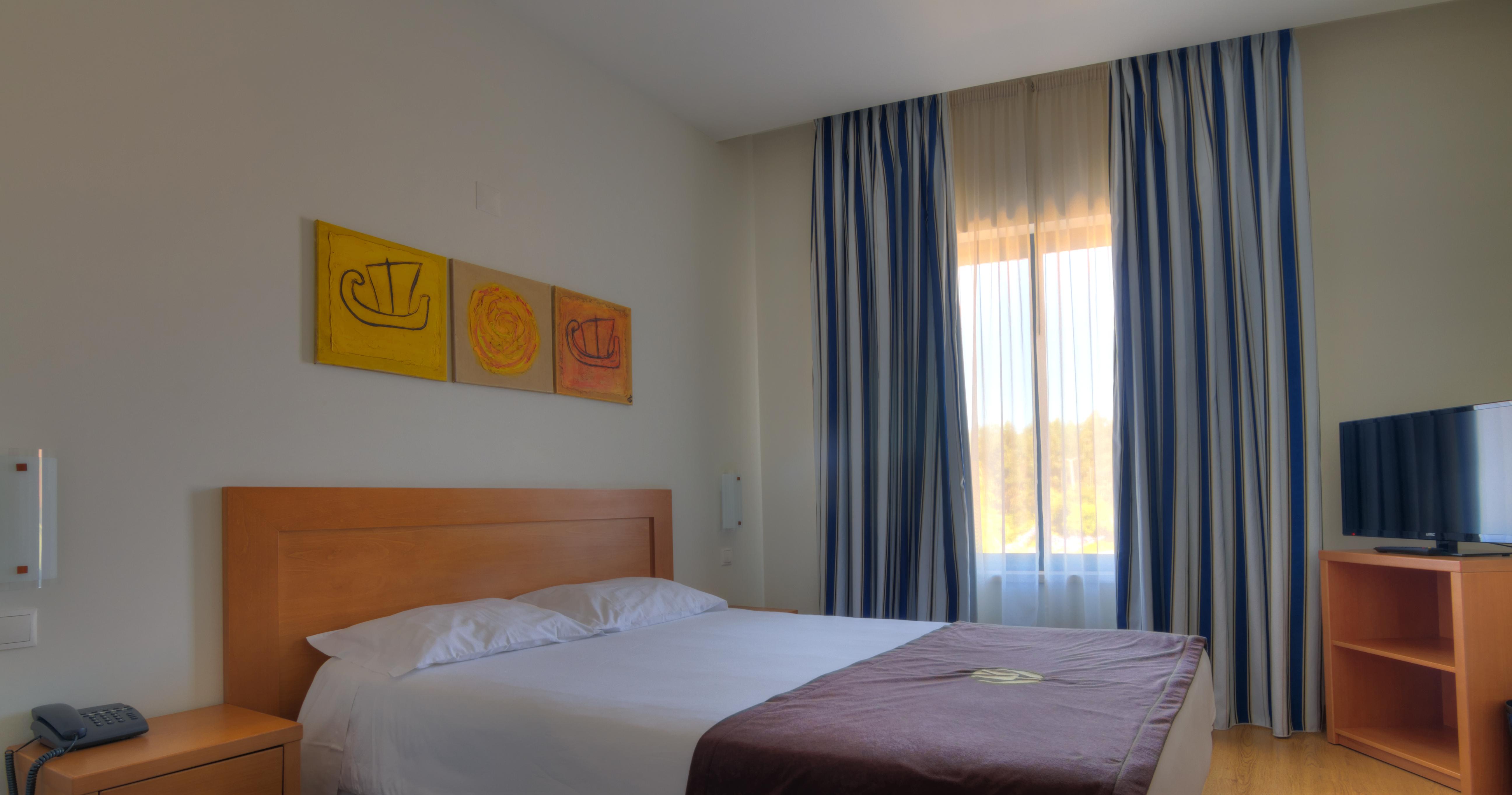 Lam Hotel Естарежа Екстериор снимка