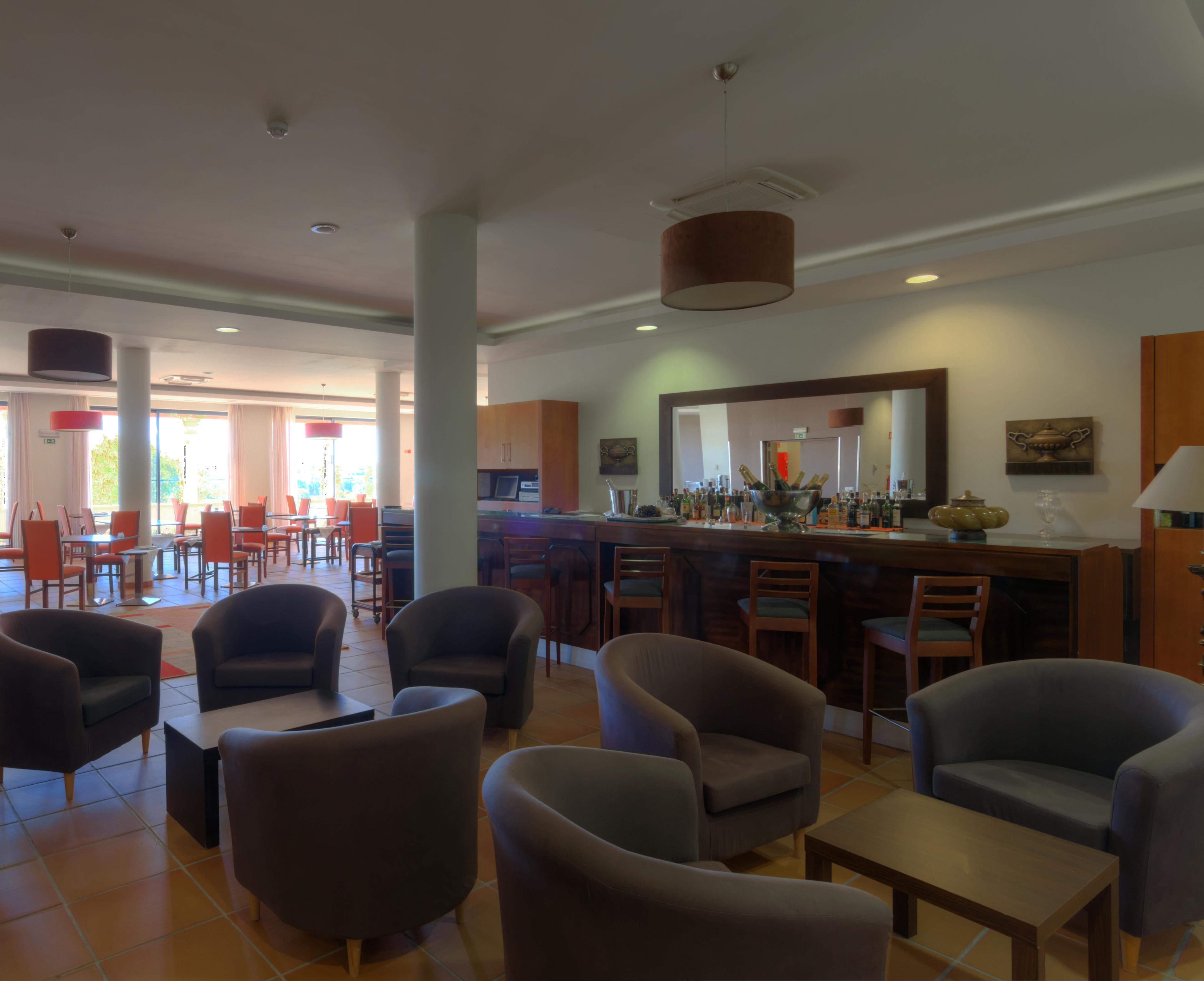 Lam Hotel Естарежа Екстериор снимка