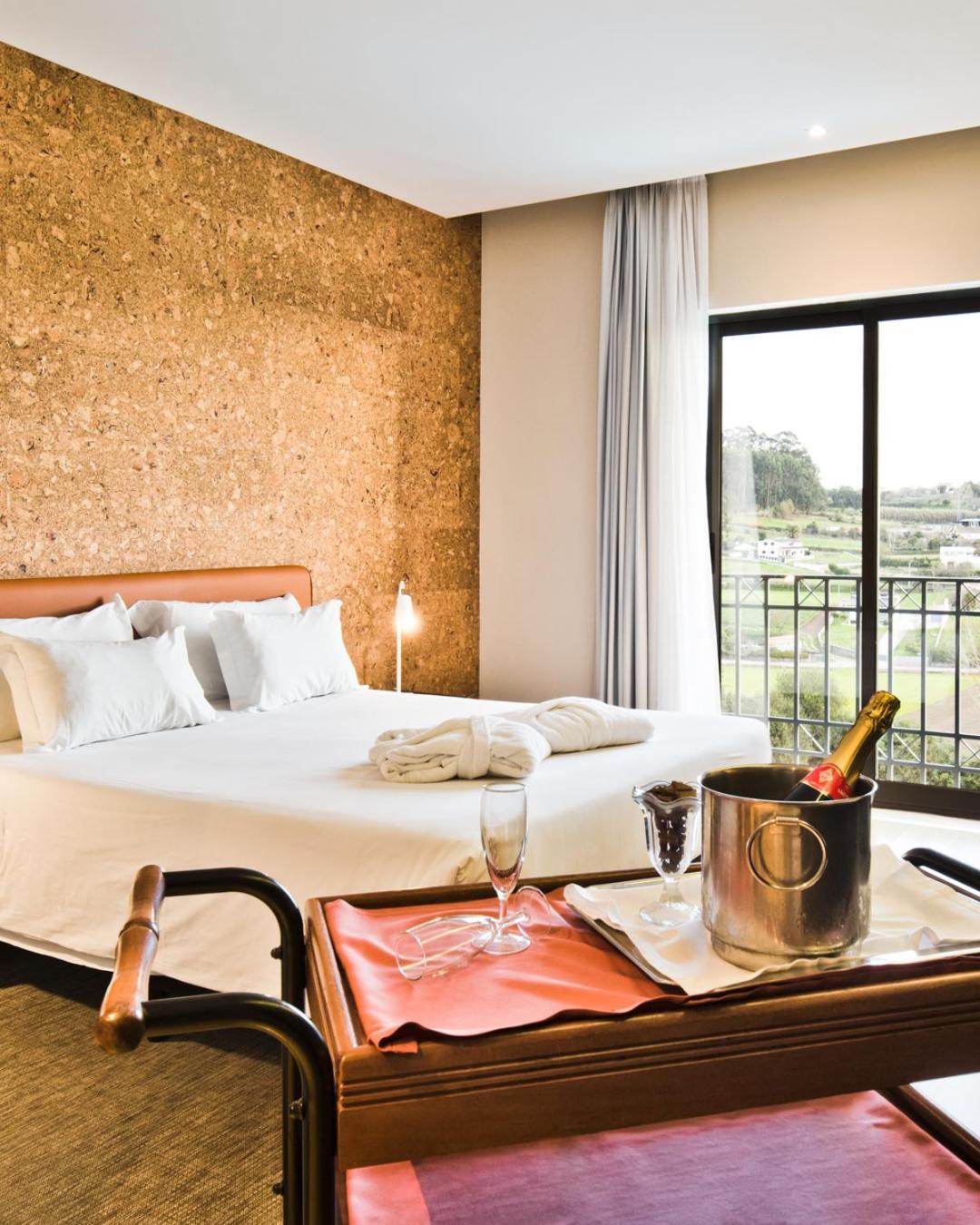 Lam Hotel Естарежа Екстериор снимка