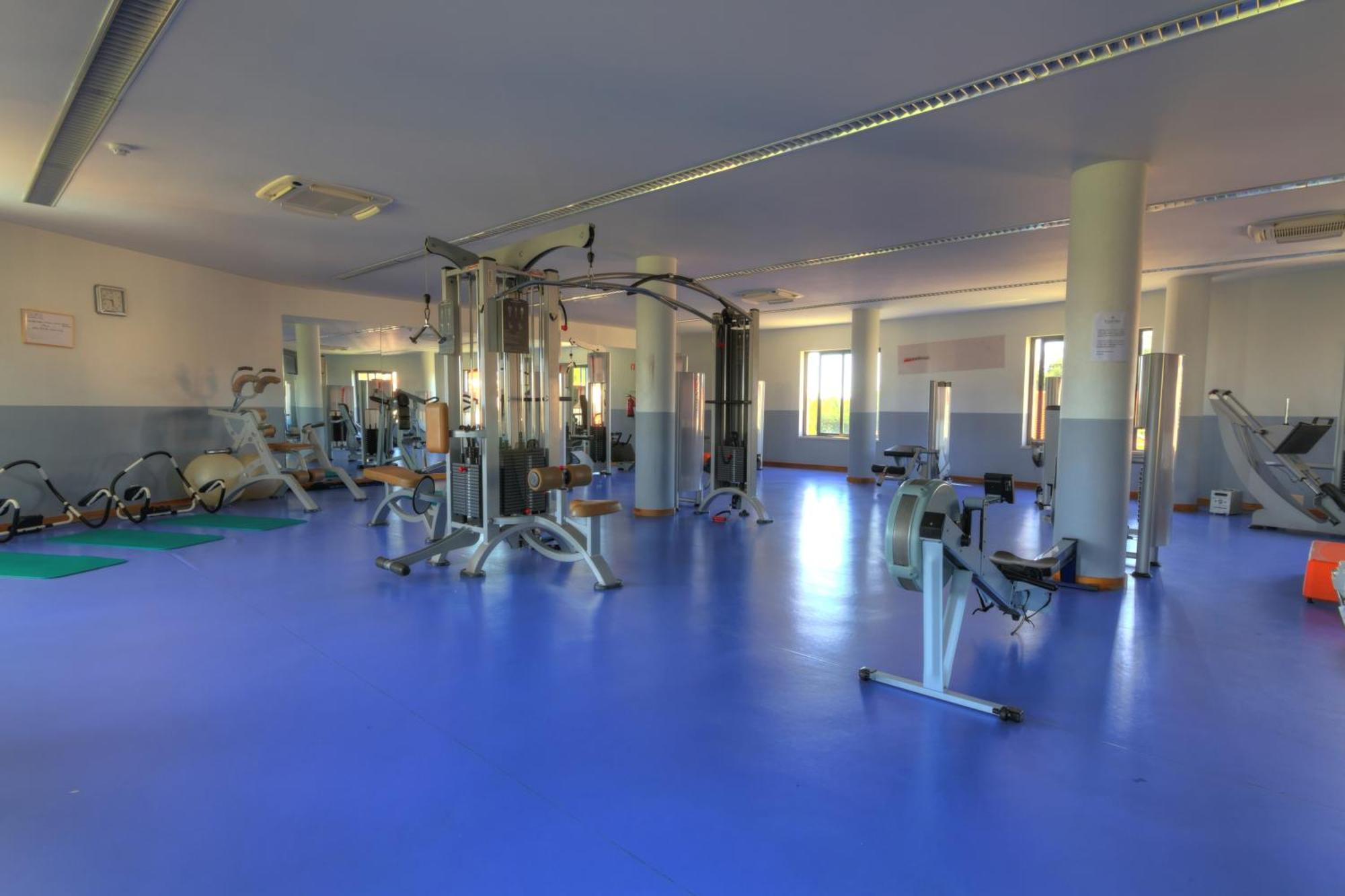 Lam Hotel Естарежа Екстериор снимка